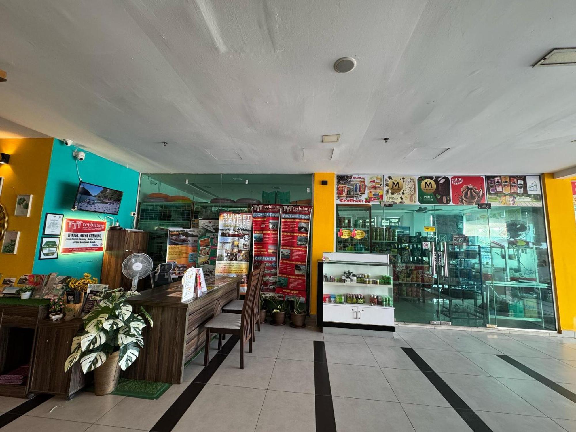 Hotel Adya Express Chenang Pantai Cenang  Exterior photo